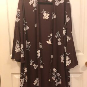 Susys Kloset floral burgunday duster